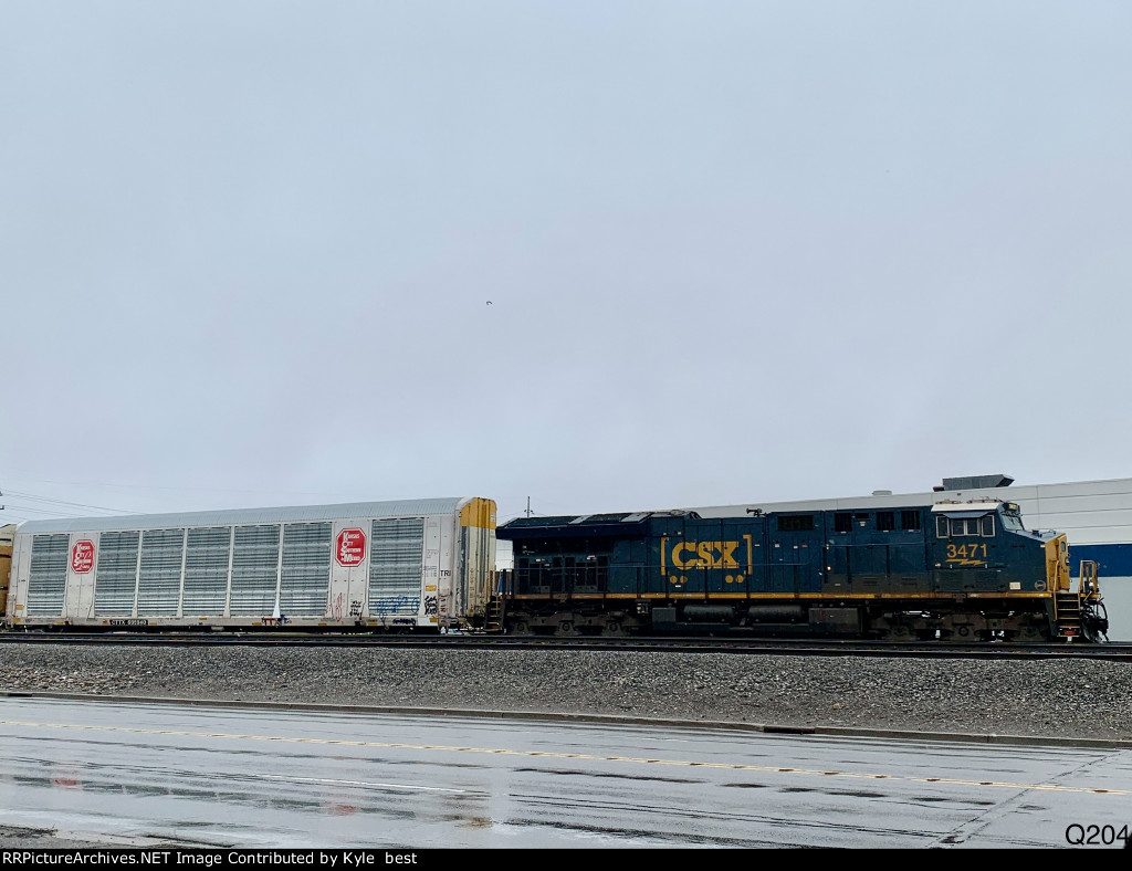 CSX 3471 on Q204